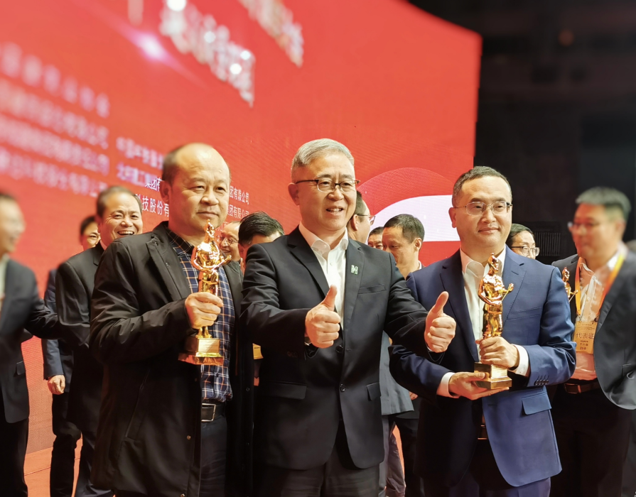 摘“星”載譽(yù)，再“鑄”“魯班”！中國(guó)建筑界的“奧斯卡” 捧杯！